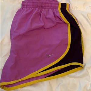 Nike Tempo Shorte